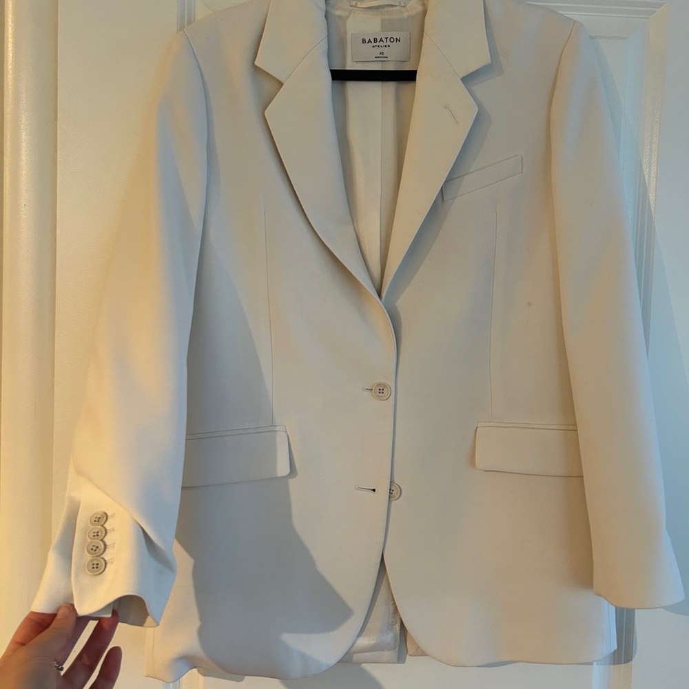 Aritzia Babaton Cream Blazer